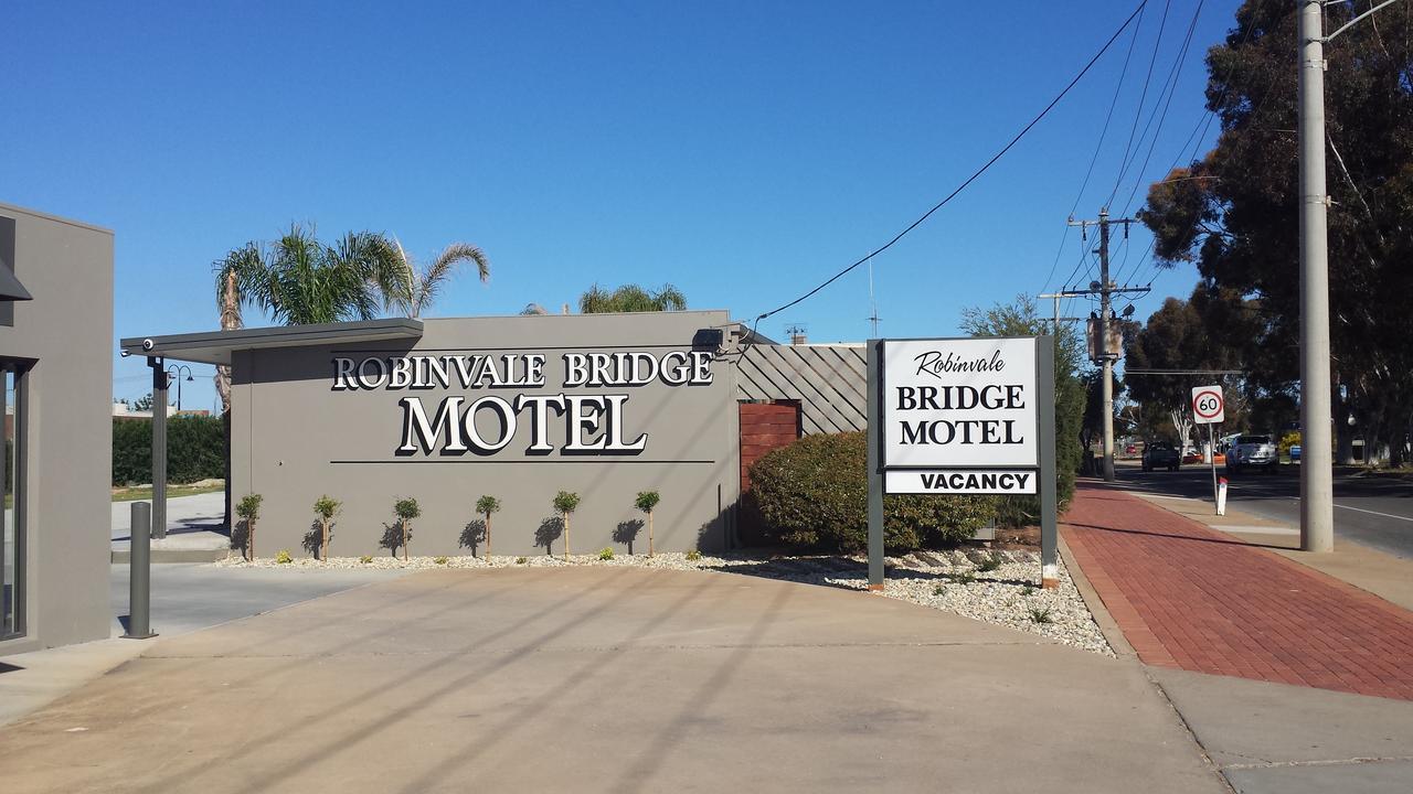 罗宾法勒大桥汽车旅馆 Robinvale 外观 照片